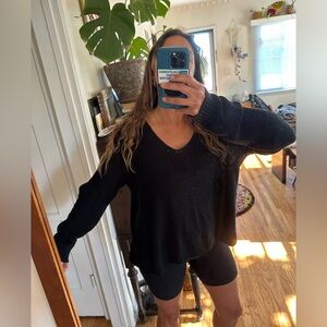 Miracle 🖤 Boutique 🖤 Black V-Neck Oversized Sweater S/M